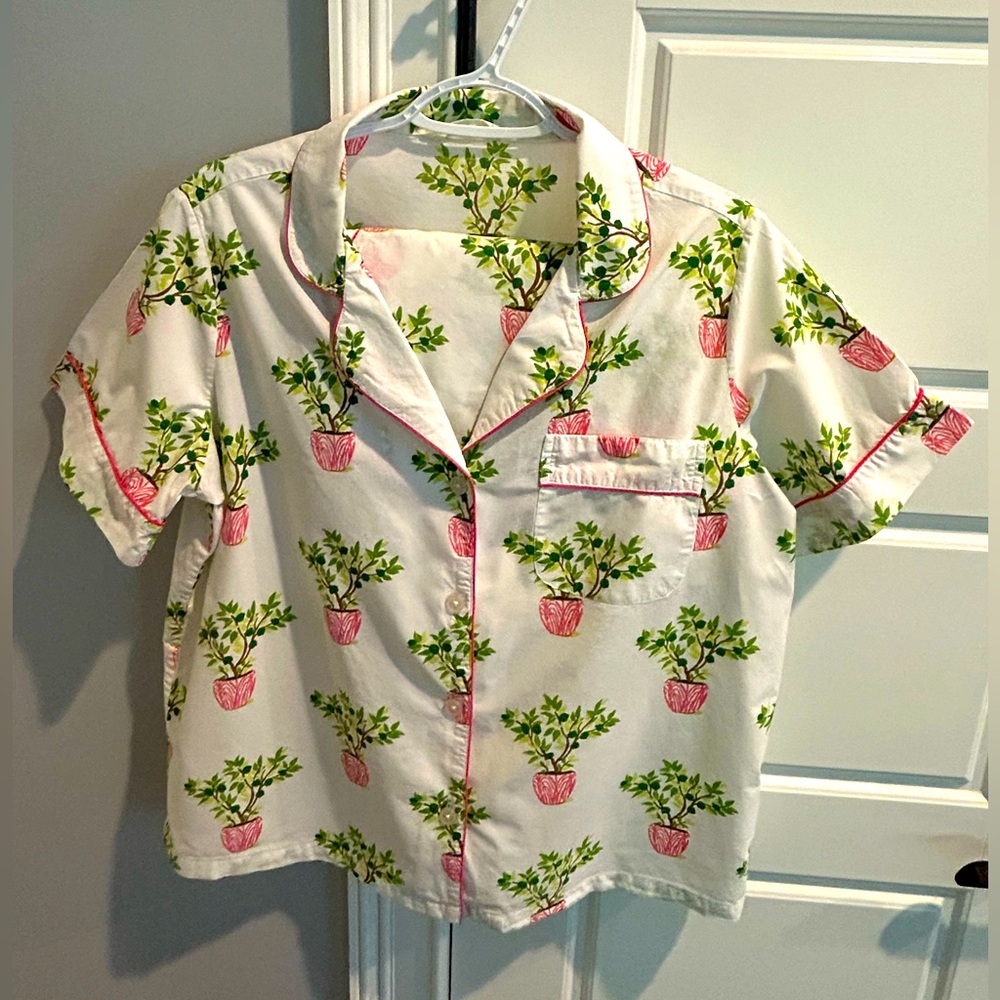 Printfresh Set short sleeve top and shorts pajama set. Size medium.Potted limes
